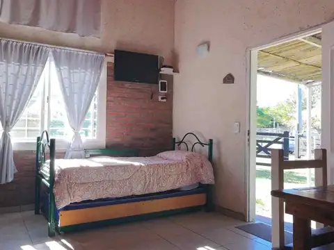 SE VENDEN 2 CASAS SOBRE LOTE DE 480m2 V. RUMIPAL