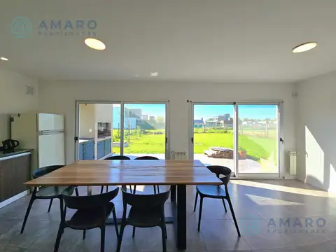 Casa 2 ambientes con 1 baño