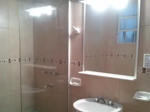 Casa 7 ambientes con 4 baños