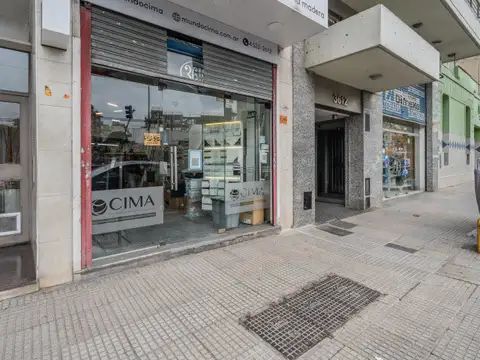 Venta local comercial con renta en Villa Ortuzar