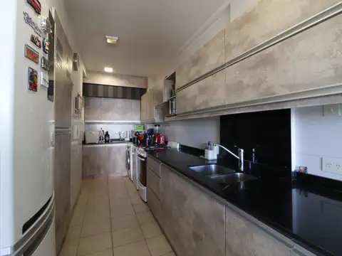 Coronel Ramón Lorenzo Falcón 5500, Piso 7