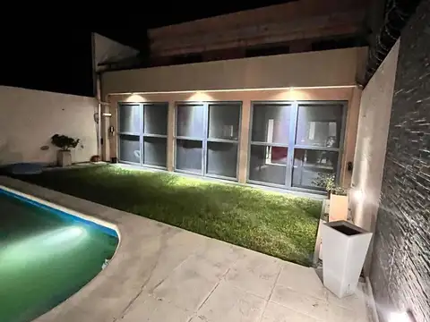 VENTA CASA PREMIUM 3 DORM.PILETA PARQUE LICEO 1ª