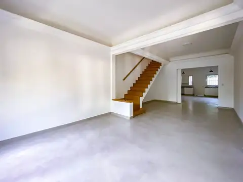 Casa 5 ambientes con 2 baños