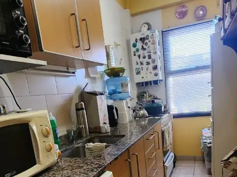 SE VENDE DEPARTAMENTO DE 2 AMBIENTES A MUY POCAS CUADRAS DEL CENTRO DE MERCEDES (B)