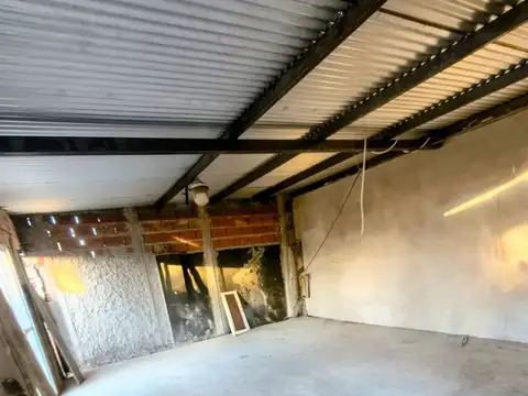 CASA MONOAMB EN VENTA GRAL RODRIGUEZ CON PILETA