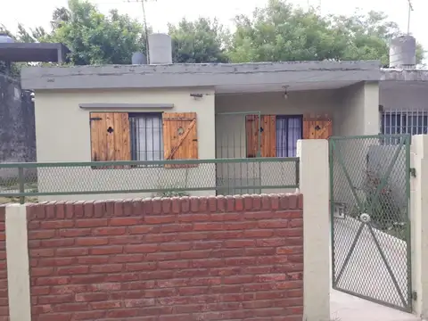 Casa en Excelente Ubicacion Comercial sobre Calderon, Glew