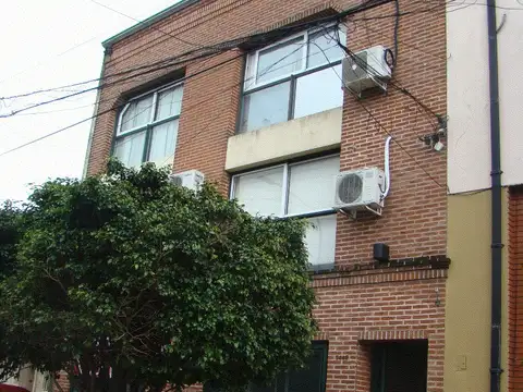 HERMOSO DEPARTAMENTO DE TRES AMBIENTES EN DUPLEX EN VILLA LURO