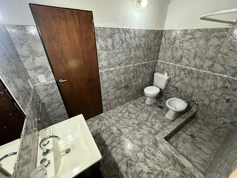 Intendente Gonzalez 1800