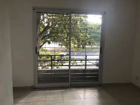 Excelente complejo de 13 dptos + local - Lomas de Zamora