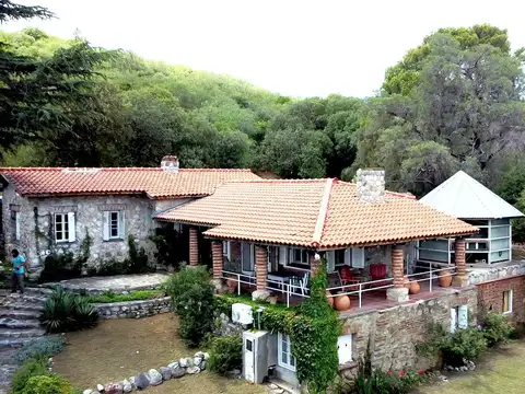 Av. Dos Venados Esq.