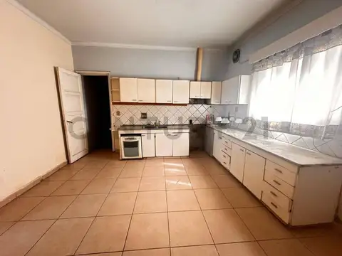 Julio Argentino Roca 900, Piso 0