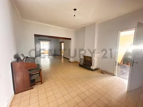 Julio Argentino Roca 900, Piso 0
