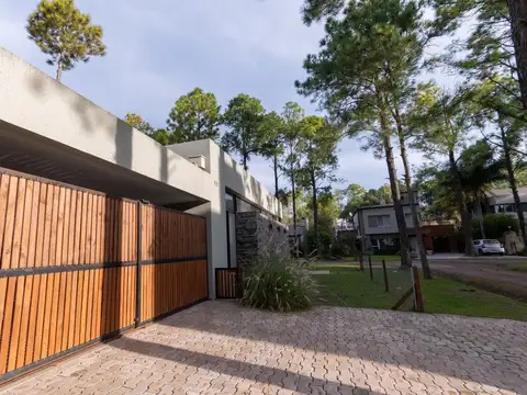 CASA MODERNA A LA VENTA EN EL PINAR