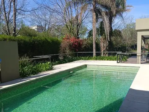 Casa en Venta con 5 cocheras