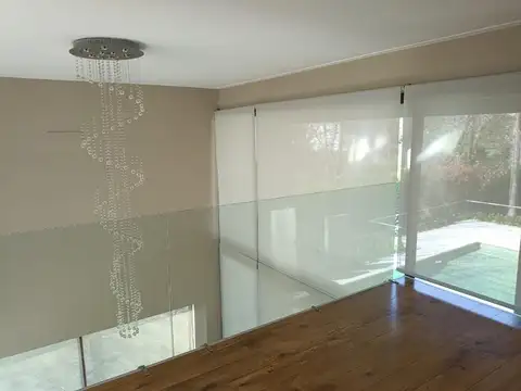 Casa en Venta con 5 cocheras