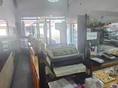 Venta de DPTO 4 Amb. con dos LOCALES, VILLA SARMIENTO, MORON