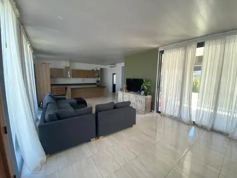 Casa en Venta en Horizontes al Sur, USD 155.000