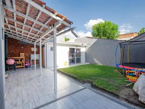 Depto Tipo Casa en Venta en Castelar, USD 118.000