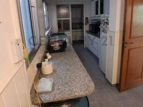 Departamento 5 ambientes con 2 baños