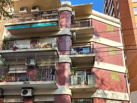 Departamento de 2 ambientes, 1er piso por escalera Lavadero independiente.