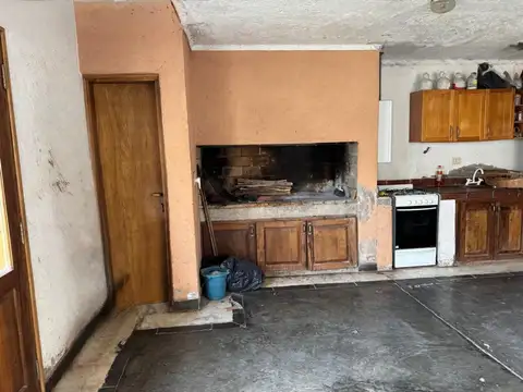 Casa 5 ambientes con 4 baños