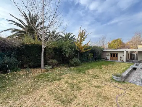 Casa en Venta con 2 cocheras