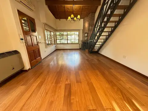 VENTA CASA 4 AMB CON PILETA EN HURLINGHAM