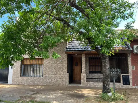 Casa sobre lote de 9x17 a reciclar o demoler