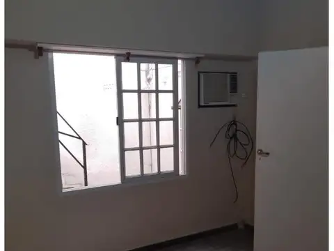 Depto Tipo Casa en Alquiler en Lanus Este, $ 550.000