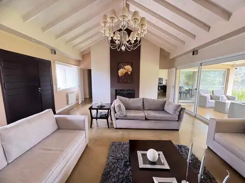 Casa Chalet  en Venta en Fincas del Lago, Escobar, G.B.A. Zona Norte