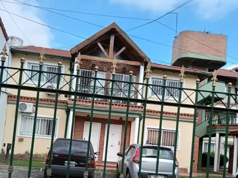 Almirante Guillermo Brown 200, Piso 1