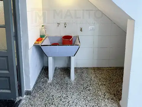 Depto Tipo Casa en Alquiler 40 años