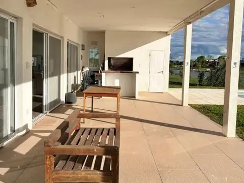 Casa en Alquiler 1 año