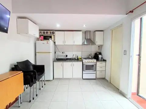 Ph 2 Amb. C/Patio. SIN EXPENSAS  1º P. x esc. C/Frente.