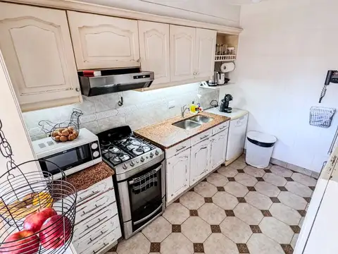 Departamento 4 ambientes con 2 baños