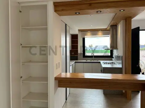 Departamento 7 ambientes con 2 baños