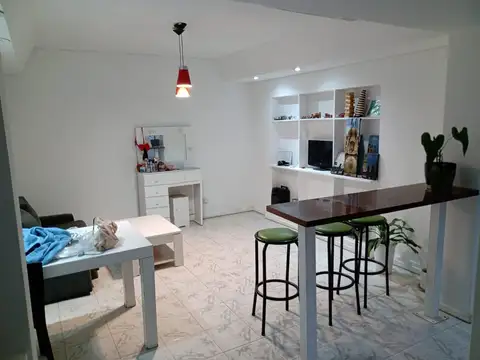 Depto Tipo Casa 2 ambientes con 1 baño