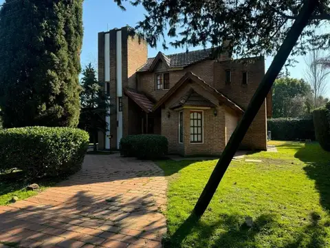 Casa en  Country Banco Provincia
