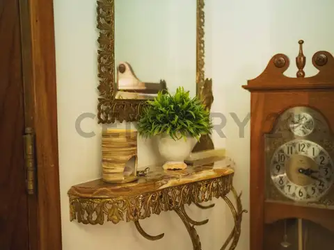 Casa 7 ambientes con 1 baño