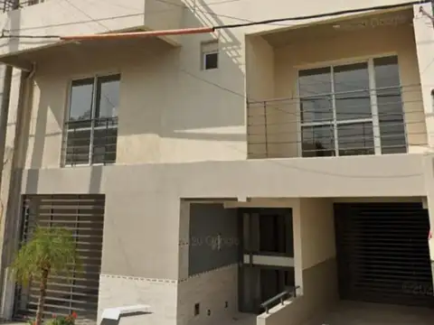 VENTA AMPLIA COCHERA