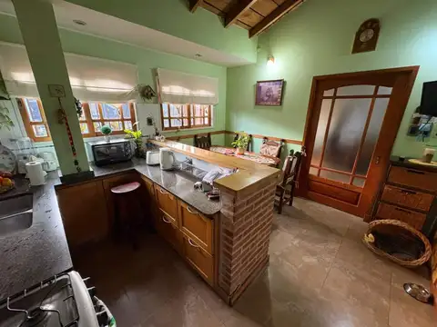 Casa en Venta con 3 cocheras