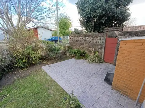 Casa 3 ambientes con 1 baño