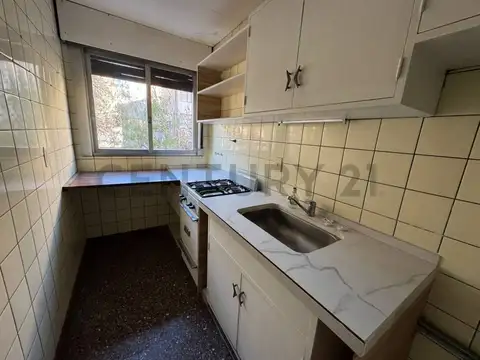 Espejo 100, Piso 1