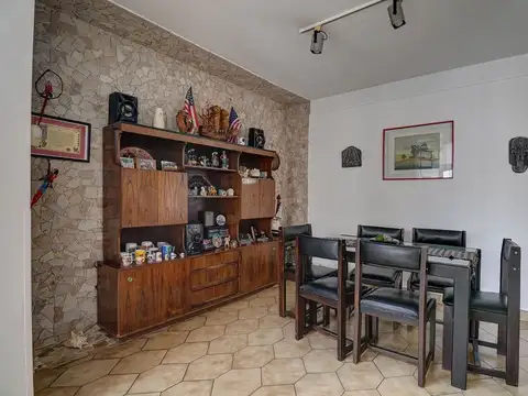 Depto Tipo Casa en Venta de 5 ambientes
