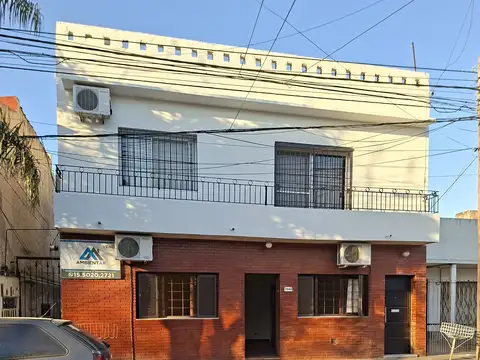 PH de 3 Ambientes en Martínez con Gran Patio y  Parrilla - ¡Ubicación Ideal!