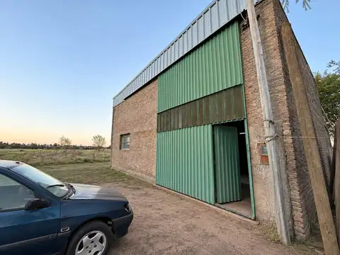 VENTA/PERMUTA. Galpón de 392 m2 en Cañada de Gómez.