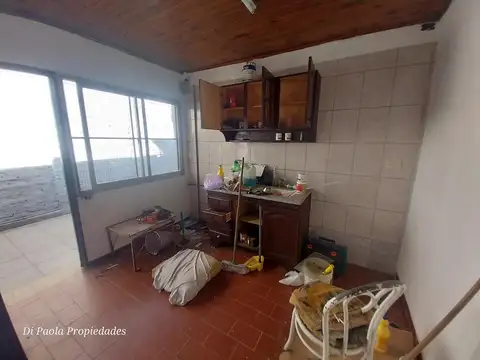 Depto Tipo Casa en Alquiler en Lomas de Zamora, $ 300.000