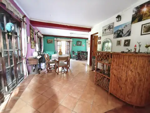Casa 4 ambientes con 3 baños