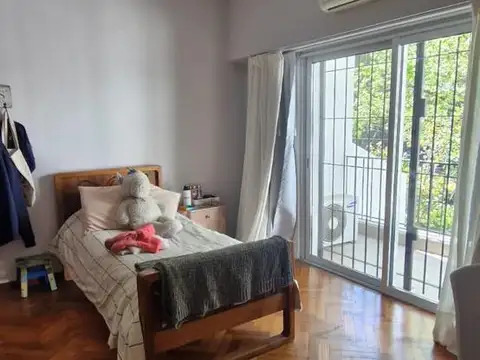 Casa 10 ambientes con 4 baños