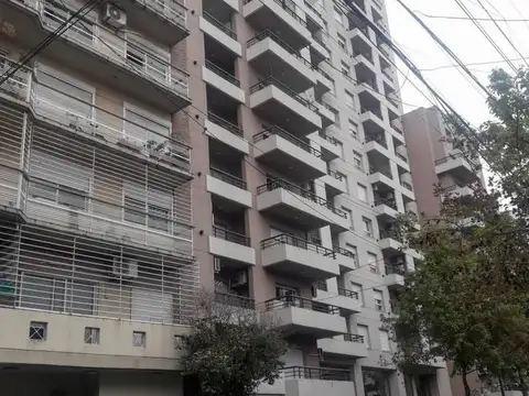 Alquiler 3 Ambientes con balcón y cochera